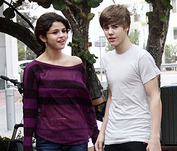 Selena Gomez & Justin Bieber: Caribbean Canoodling
