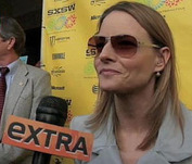 Jodie Foster Calls Mel Gibson a 'Beloved Actor'