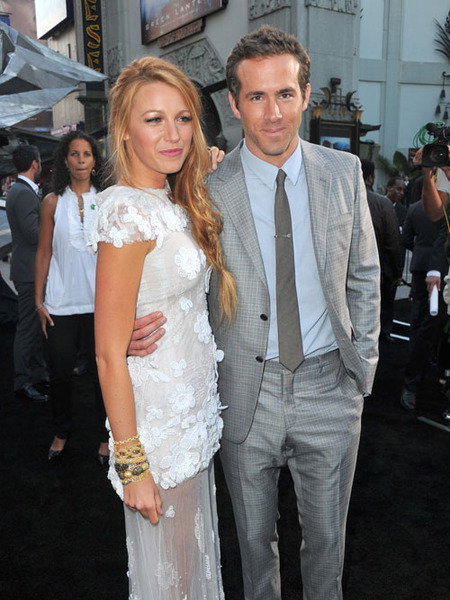 Extra Scoop: Blake Lively and Ryan Reynolds House Hunting in Connecticut