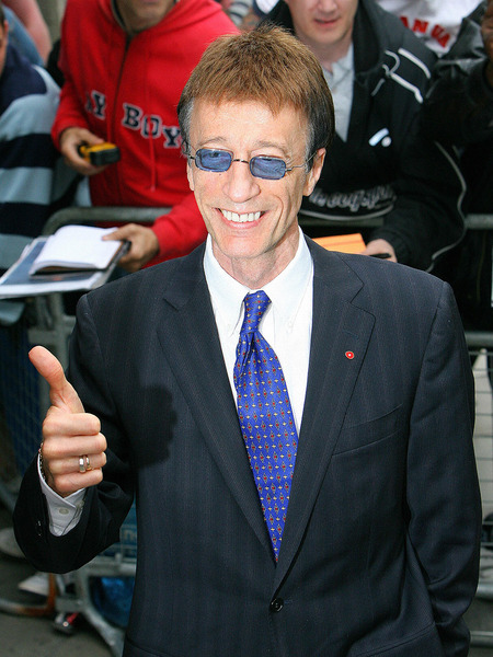 Robin Gibb Wakes from Coma, Responds to Family