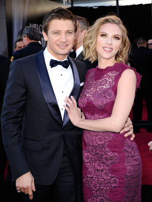 Extra Scoop: Johansson and Renner May Play Married Pair on Broadway