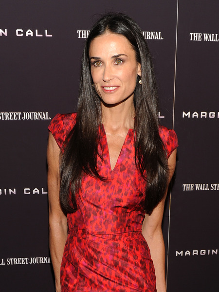 Demi Moore Ditches the @MrsKutcher Name