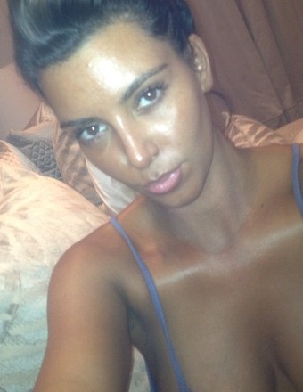 Kim K. vs. Tan Mom: Kim Tweets Pic