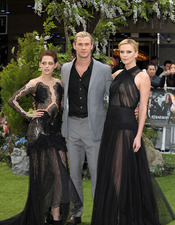25 Pix from the 'Snow White and the Huntsman' Premiere