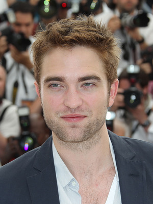 Extra Scoop: Robert Pattinson Worried about Role in 'Cosmopolis'