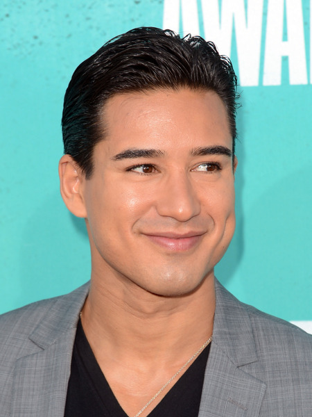 Mario Lopez Wins a Big Daddy Award