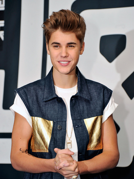 Justin Bieber Goes Global in ‘All Around the World’