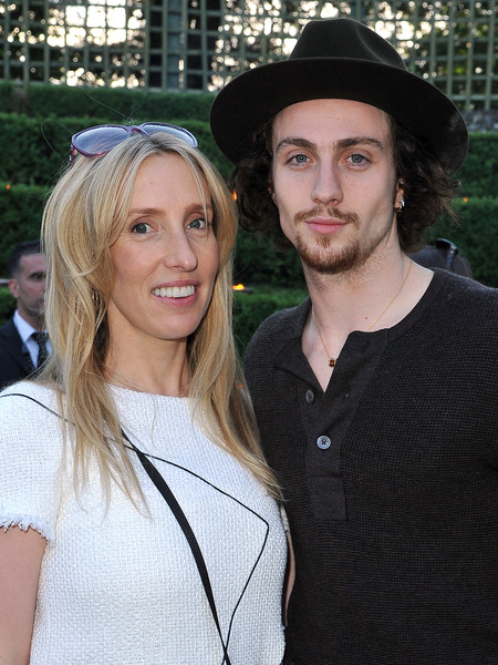 Extra Scoop: Aaron Johnson Marries Sam Taylor-Wood