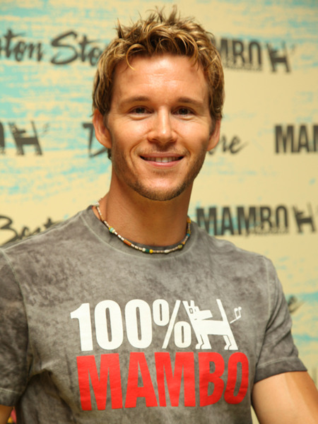 Ryan Kwanten Does the MAMBO in Wisconsin