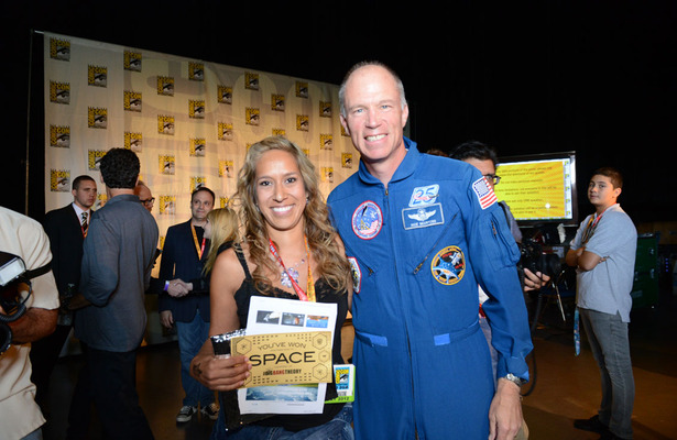 'Big Bang Theory' Awards the Ultimate Comic-Con Giveaway to a Fan!