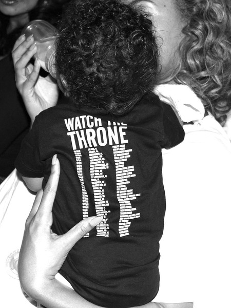 Pic! Beyoncé in Mommy Mode with Blue Ivy