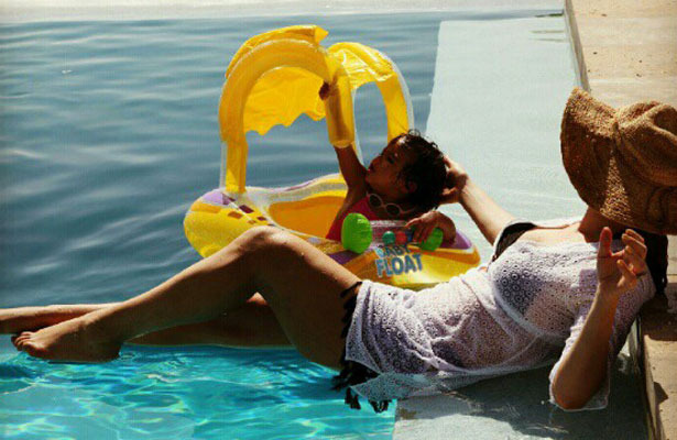 Cute Pics! Mariah Carey in a Bikini with the Twins