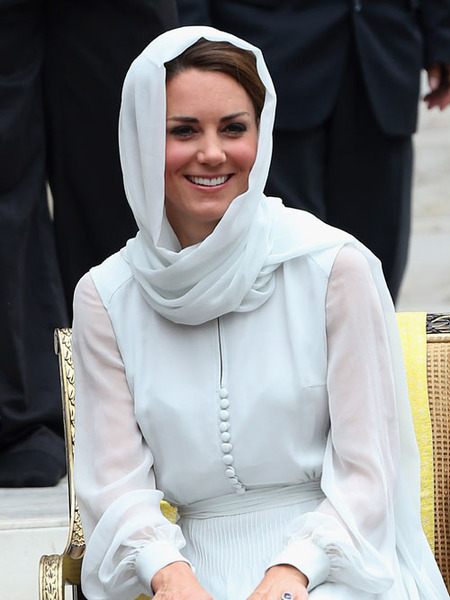 Kate Middleton Topless Photos: Royal Family Furious with French Mag