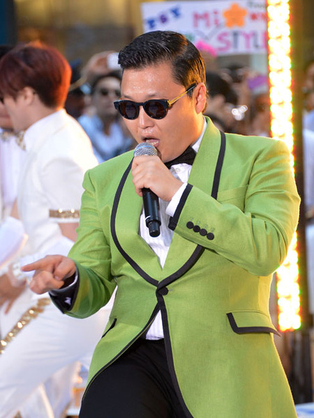 Join 'Extra' and Psy at The Grove for a ‘Gangnam Style’ Flash Mob!