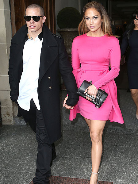 Political Star Wars: J.Lo Shows Support for Obama, Elway Backs Romney