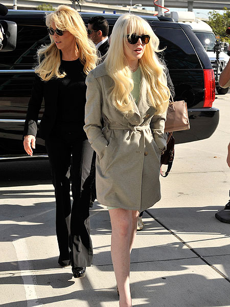 Lindsay Lohan and Mom Dina in Big Blowout, 911 Called