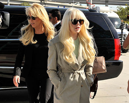 Lindsay Lohan and Mom Dina in Big Blowout, 911 Called