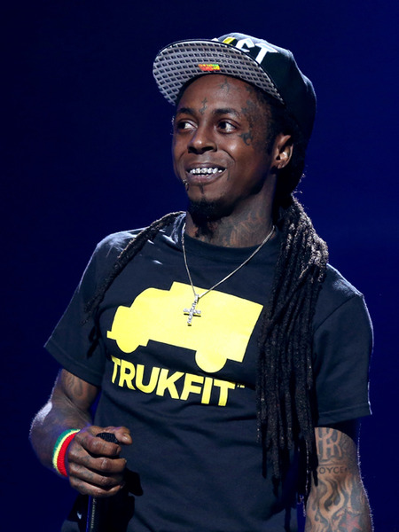 Lil Wayne's Plane Makes Emergency Landing after Medical Scare
