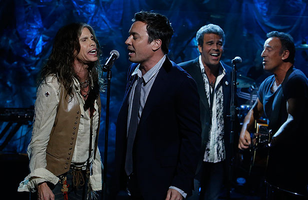 Stars Raise Money for Superstorm Sandy Victims