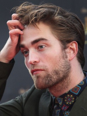 Extra Scoop: Robert Pattinson's Depression Revealed