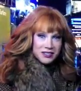 Extra Scoop: Kathy Griffin Gives Anderson Cooper a Special Kiss