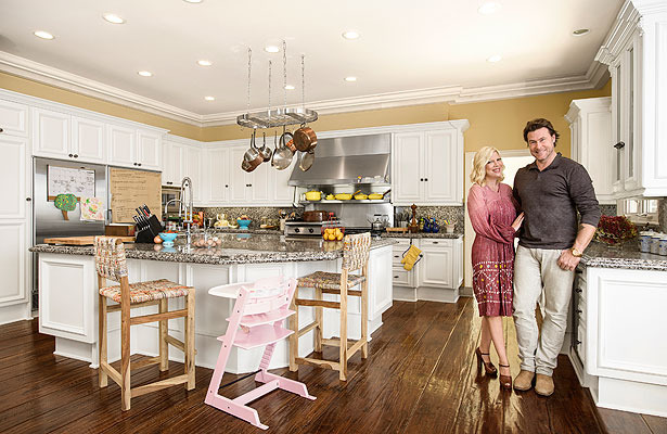 Tori & Dean Show Off Their Kitchen