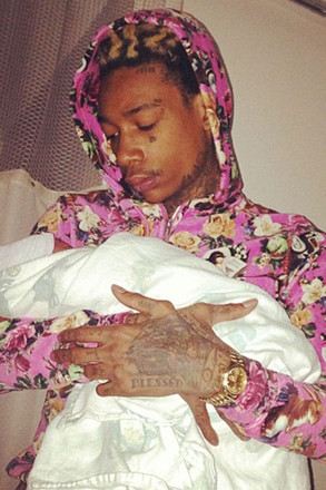 First Pic of Wiz Khalifa and Amber Rose’s Baby ‘Bash’
