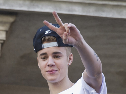 Source: Justin Bieber Did Not Spit in Neighbor's Face
