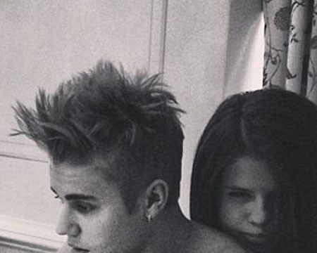 Justin Bieber Posts 'Cuddle' Photo with Selena Gomez