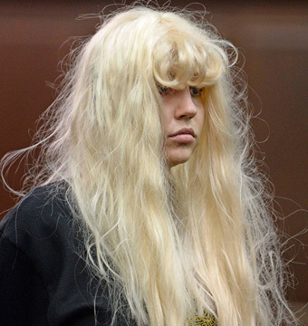 More Post-Arrest Tweets from Amanda Bynes: 'I'm Suing NYPD'
