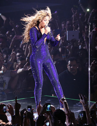 Video! Fan Slaps Beyoncé’s Behind at Copenhagen Concert