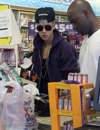 Speeding Justin Bieber Chased Down by Former NFL Star Keyshawn Johnson