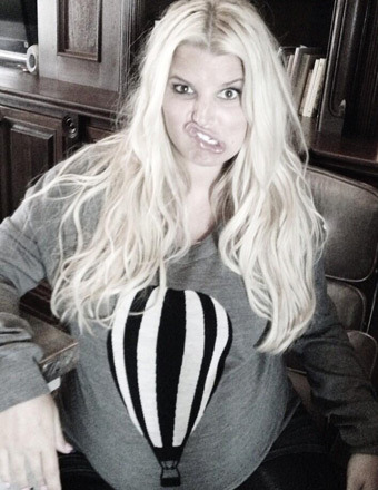 Jessica Simpson's Balloon Baby Bump Pic
