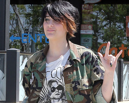 Wild Video! Paris Jackson Claims Nanny Would Sneak Into Michael’s Bed
