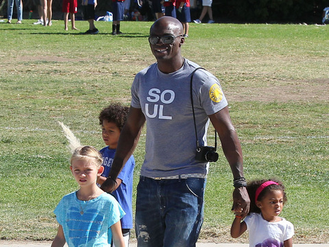 The Extra List: Hollywood Dads in Action