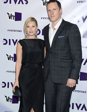 Elisha Cuthbert Marries Hockey Star Dion Phaneuf