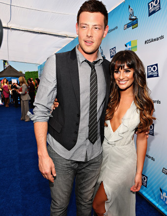Who has finn dating in glee-in-Stratford