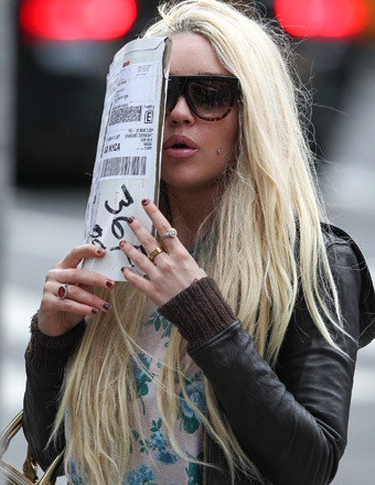 Amanda Bynes Is ‘Homeless,’ ‘Paranoid’ and Blowing Through Cash?