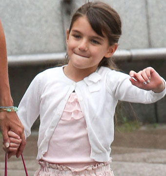 Poor Suri Cruise Broke Her Arm!