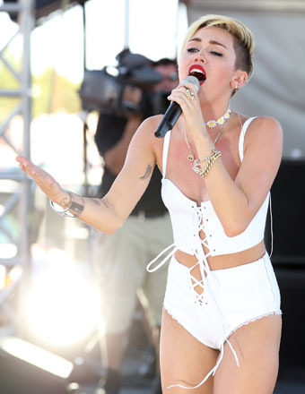 Miley Cyrus: The Secret Breakdown, Leaving Liam