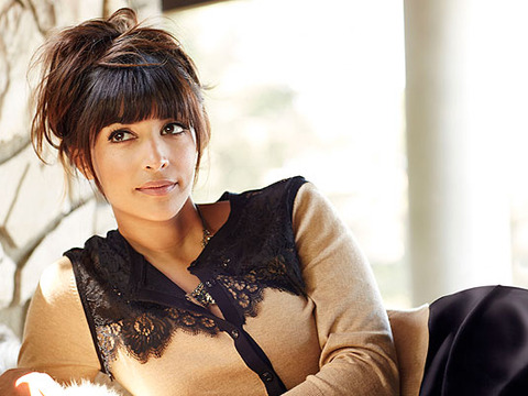 Fashion Spotlight: 'New Girl' Star Hannah Simone Models Sweaters