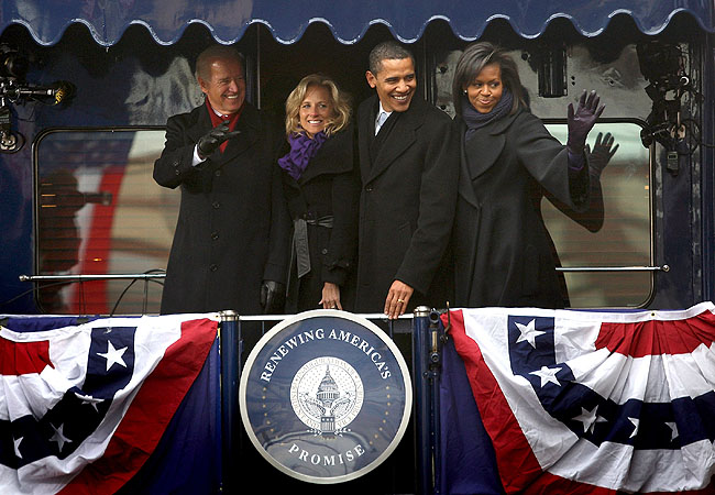 Getty Images 0118obamatrain.jpg