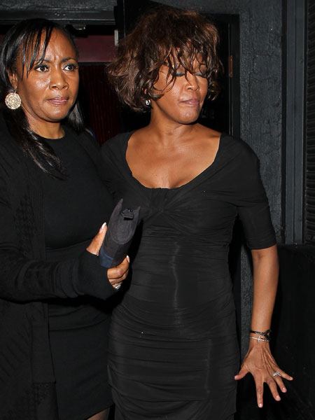 AKM whitney-houston-e.jpg