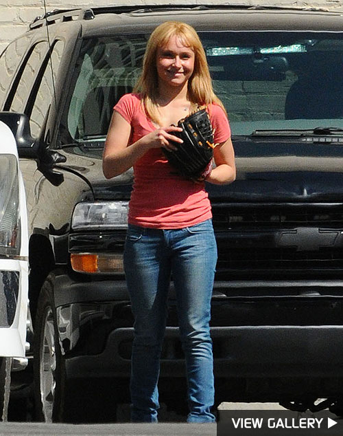 Hayden Panettiere plays ball