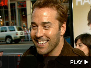 Jeremy Piven on the red carpet.