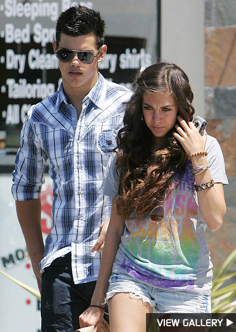 taylor lautner dating new girl
