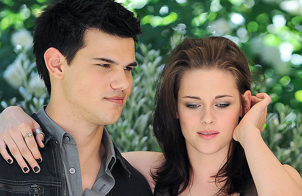 Getty Images taylor lautner and kristen stewart.jpg